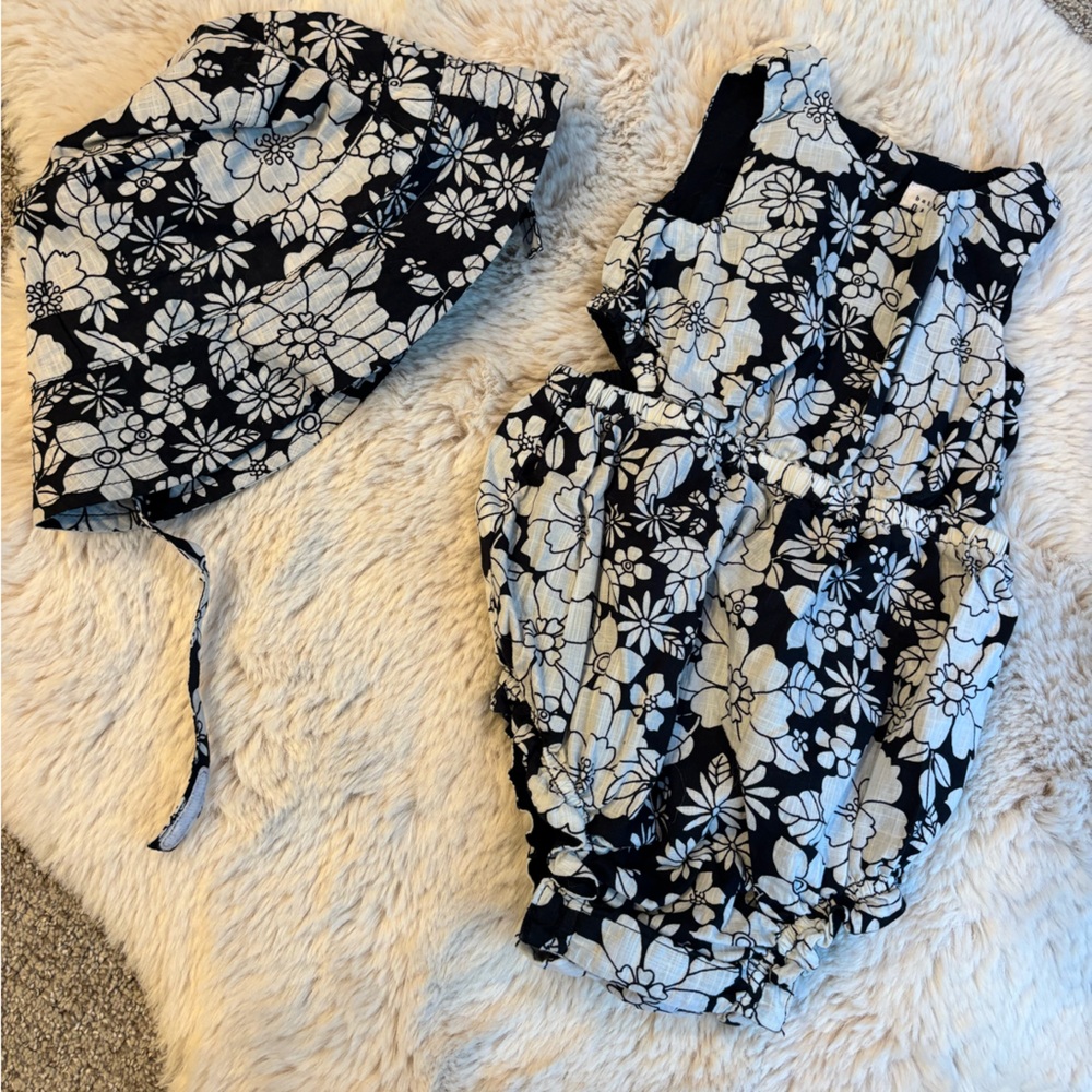 Baby gap bubble romper and matching hat 12-18 month